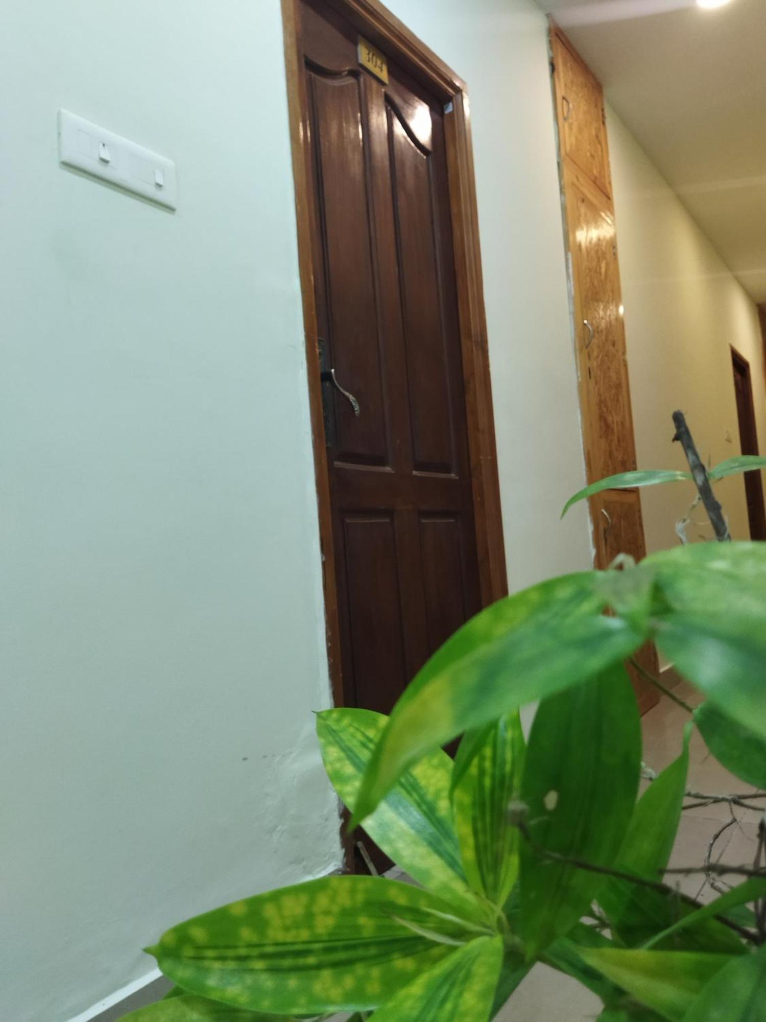 Chaplin Hotel Puducherry Exterior foto