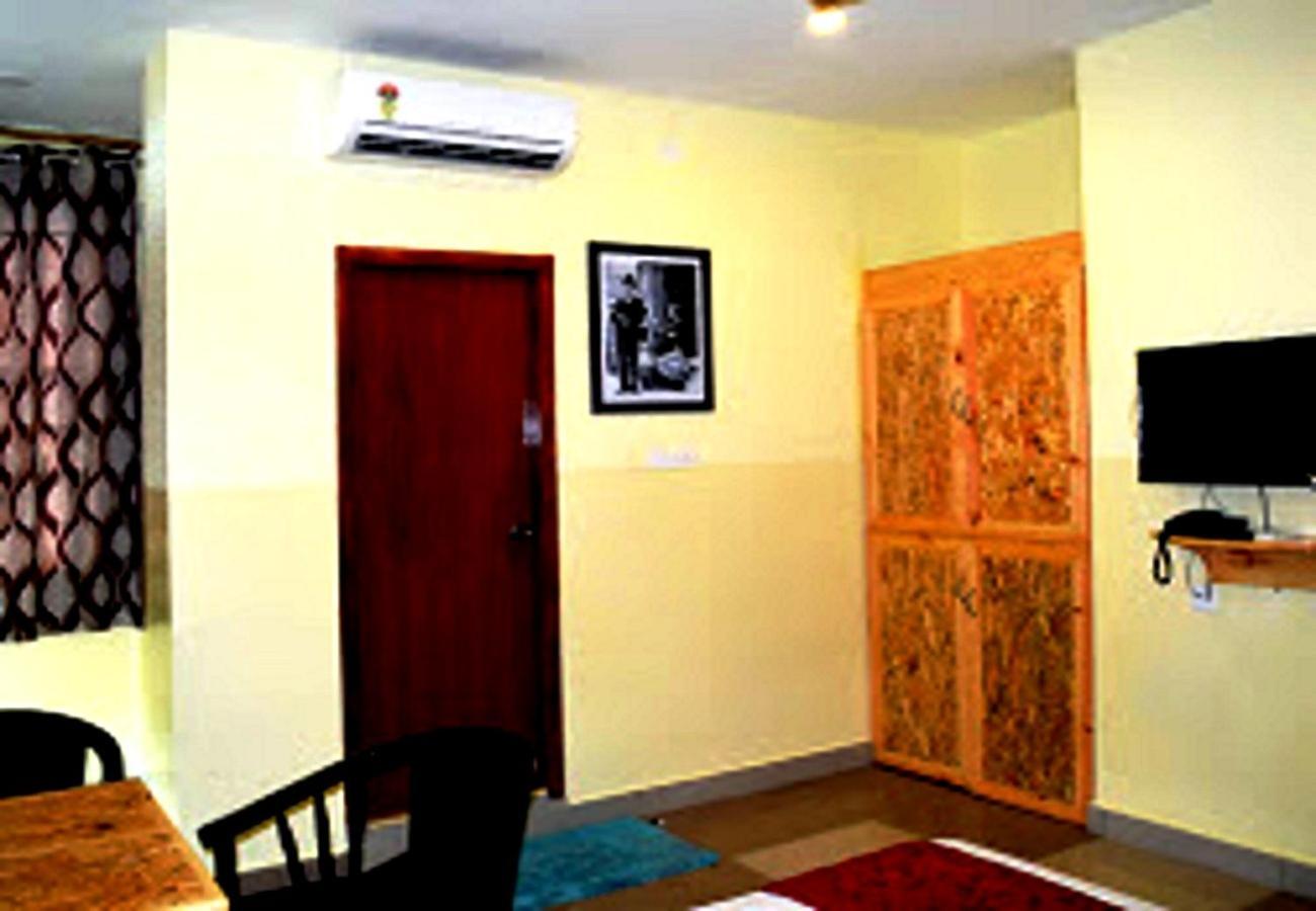 Chaplin Hotel Puducherry Exterior foto