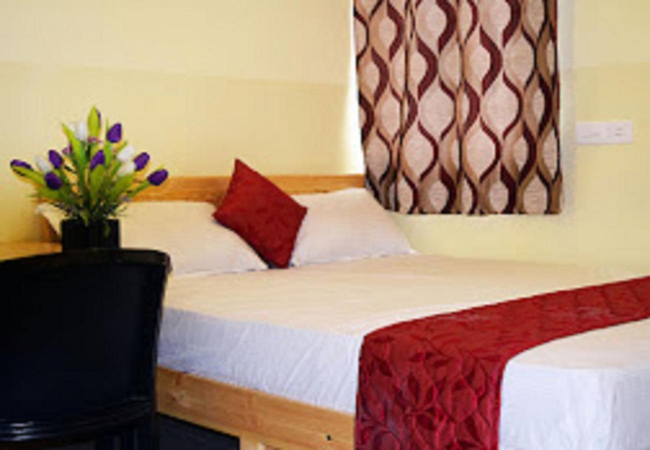 Chaplin Hotel Puducherry Exterior foto