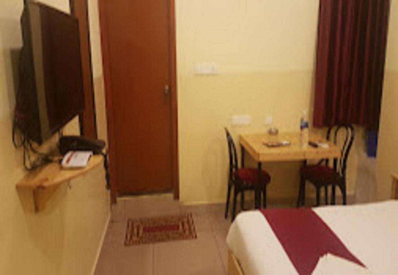 Chaplin Hotel Puducherry Exterior foto